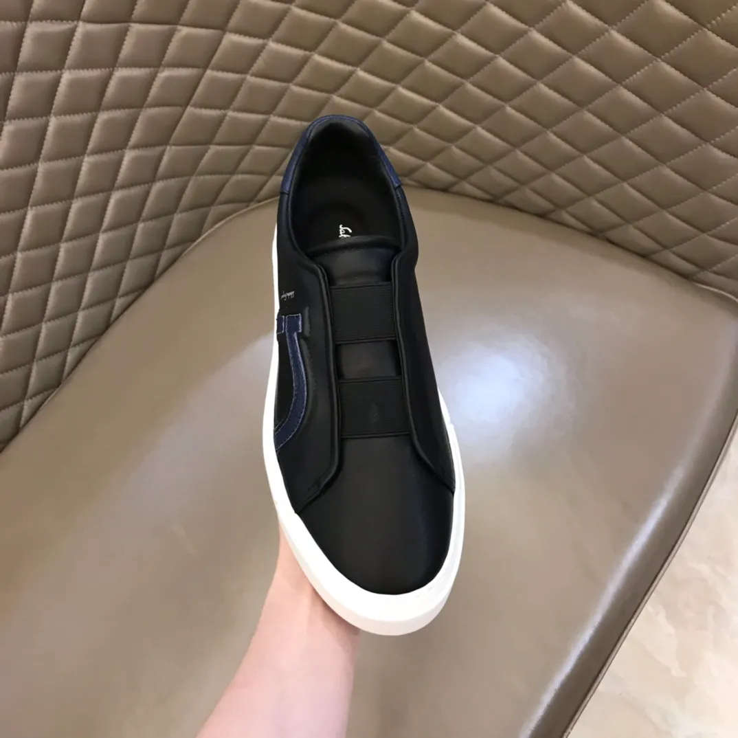 p400【Salvatore Ferraga**】New men's low-top casual shoes! Top-quality cow products, original lasts, made of imported cowhide, first-class texture, first-layer sheepskin lining! Original outsole! The details are exquisite and the style is versatile and upscale! Decorated with a three-dimensional Gancini logo, the back of the tongue and lace-up piping add a pop of color. The high-tech sole features a holographic pattern and Gancini details, making it ideal for a practical yet stylish everyday look. Code number 38-44 (45 can be customized)